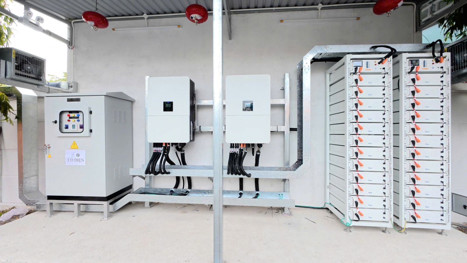 hệ thống inverter Hybrid deye 80kw cho nhà xưởng