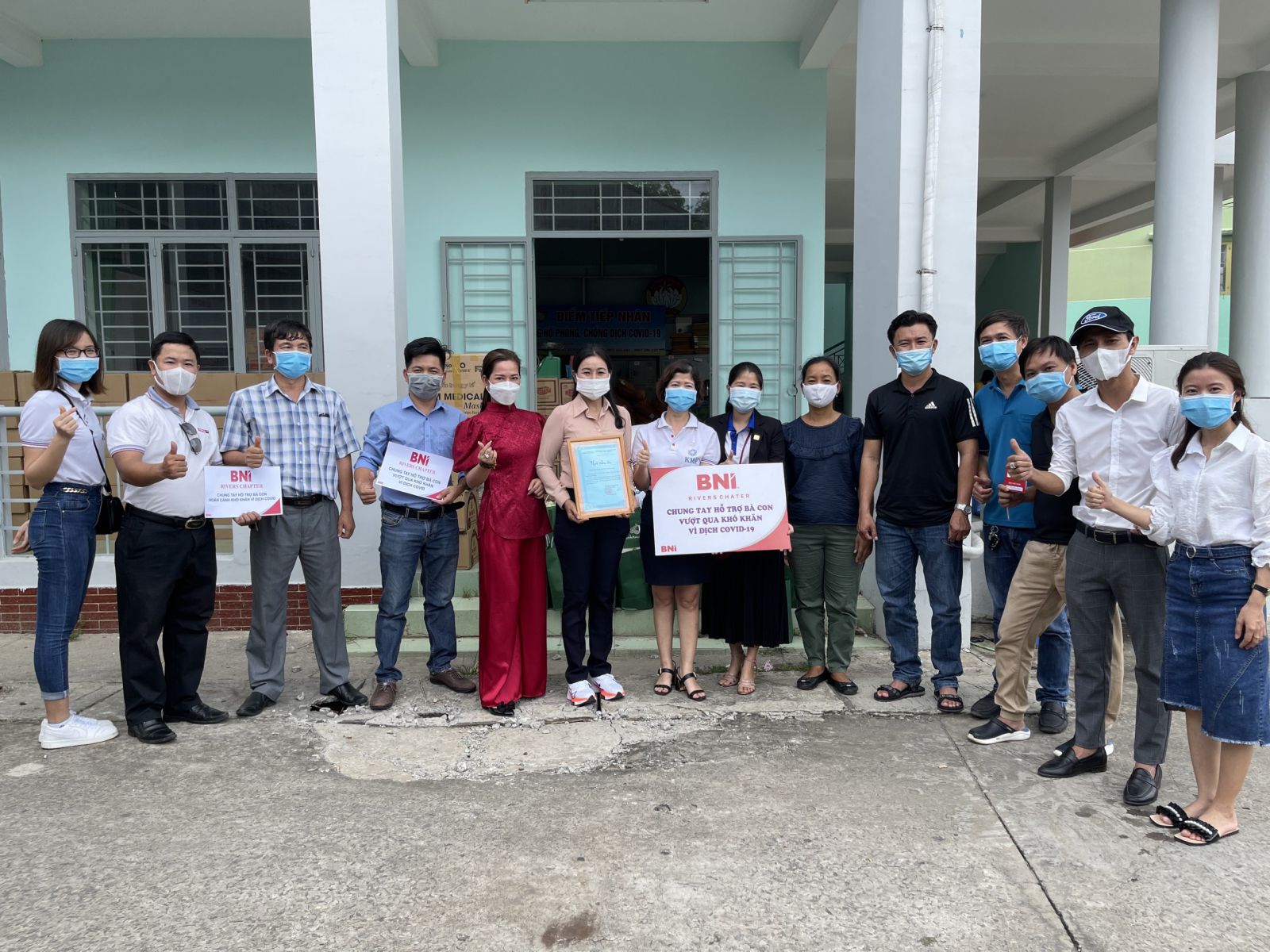 Phúc Nguyễn Solar cùng BNI - chapter River ủng hộ dịch bệnh
