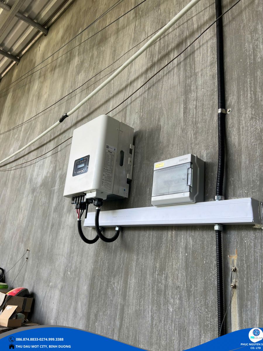 Bộ biến tần DEYE 10kW điều khiển hệ thống điện mặt trời