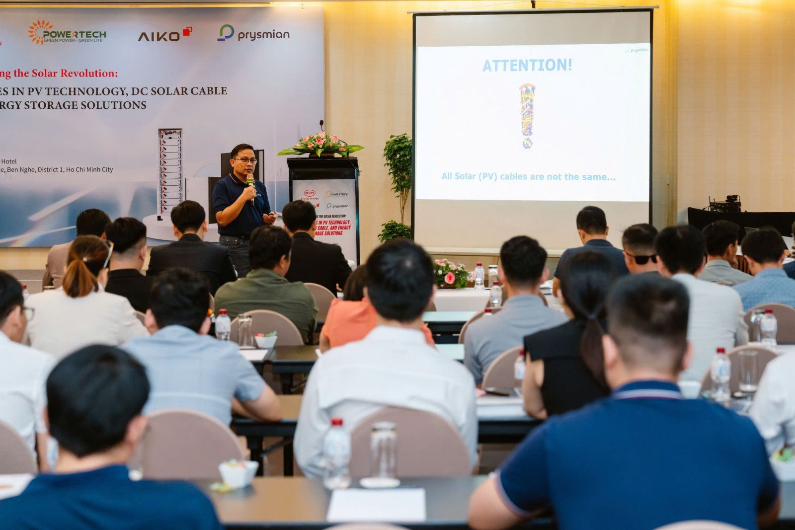 Toàn cảnh hội thảo chuyên sâu về điện mặt trời, cáp DC và lưu trữ năng lượng do PowerTech tổ chức